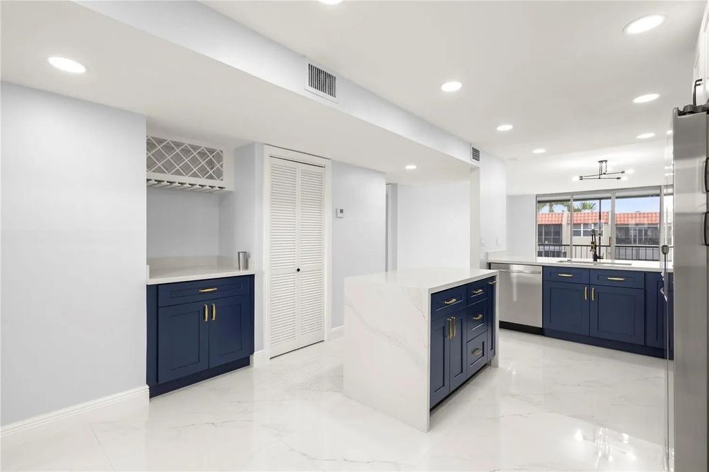 Photo of 777 S Federal Highway #E303, Pompano Beach, FL 33062 (MLS # F10548006)