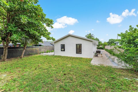 Tiny photo for 608 SE 2nd Avenue, Delray Beach, FL 33483 (MLS # B26034455)