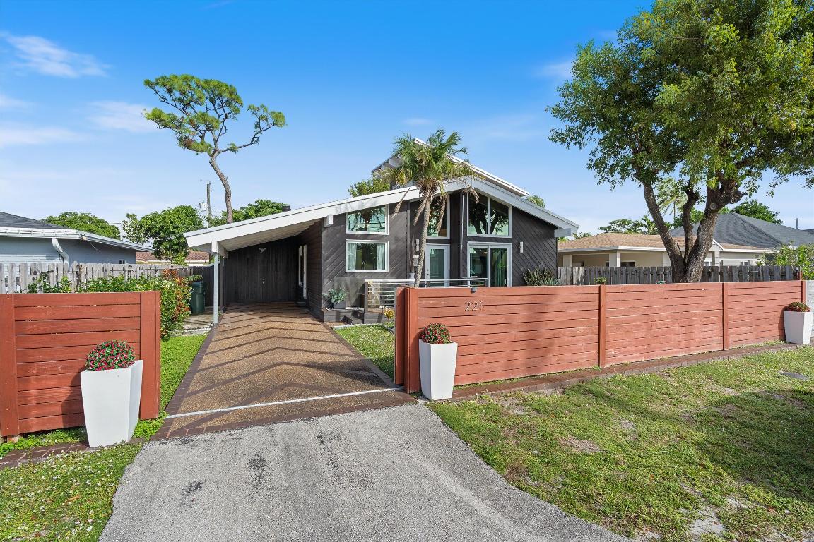 NORTH ANDREWS GARDENS - Residential