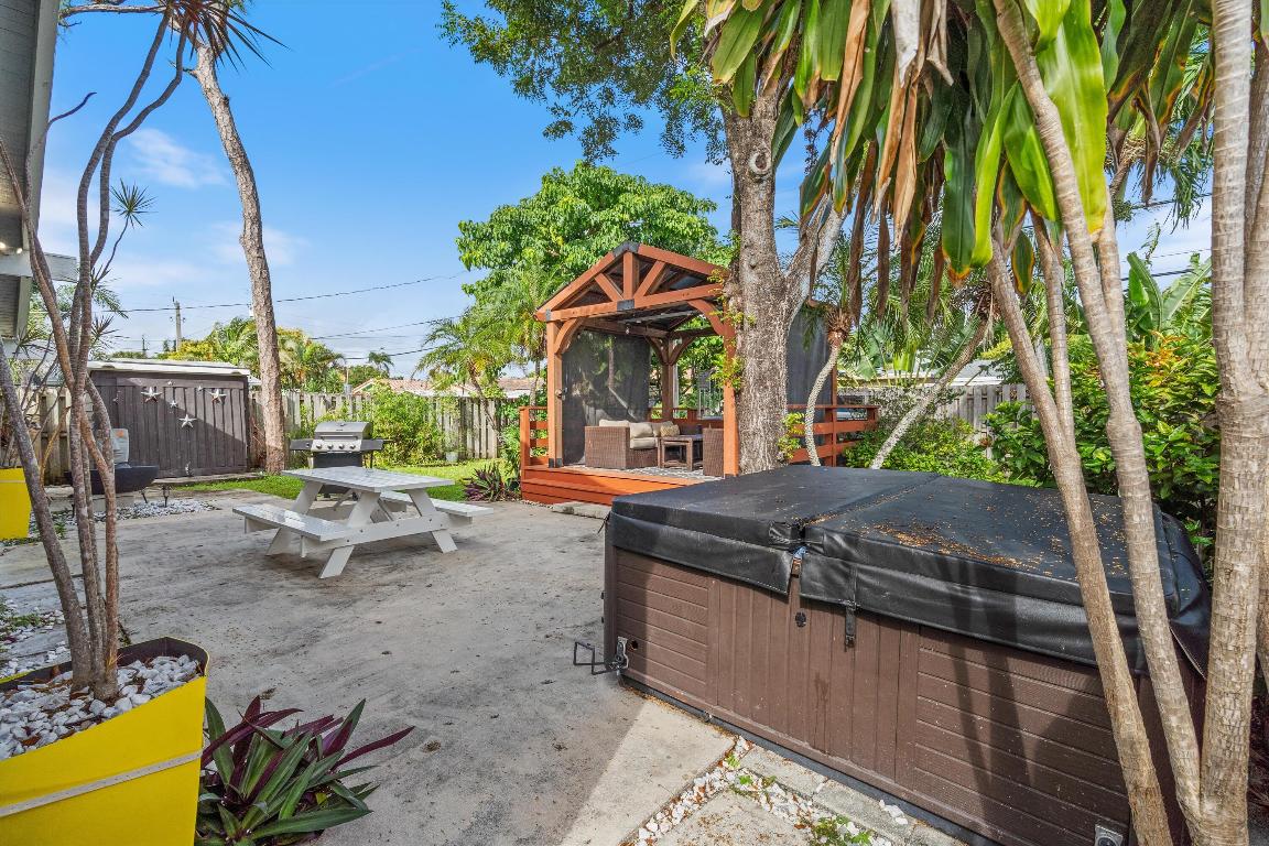 NORTH ANDREWS GARDENS - Residential