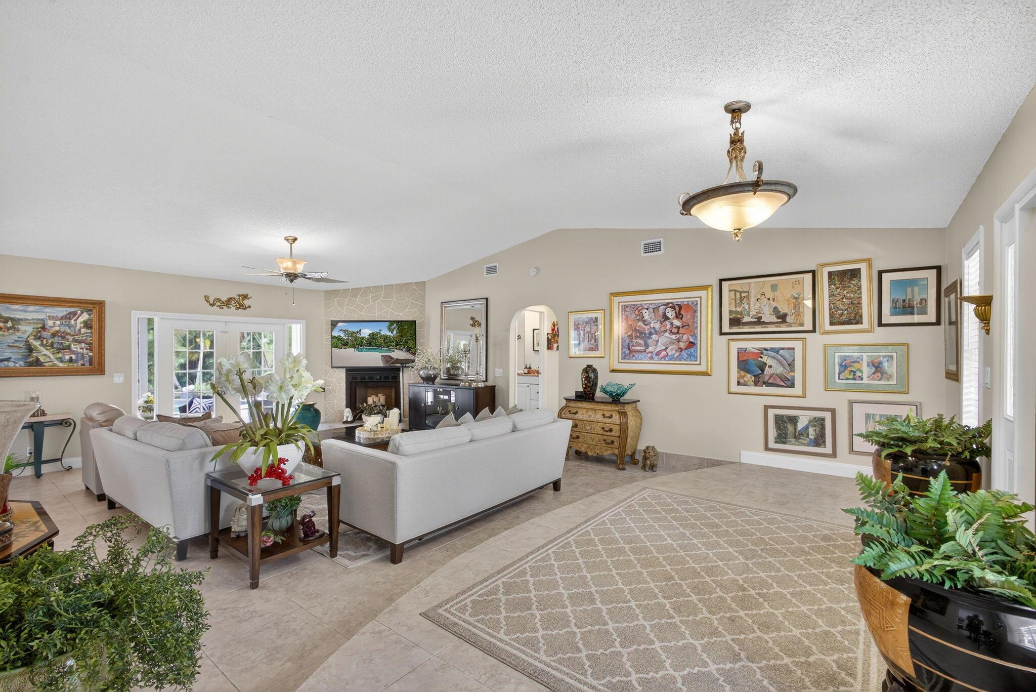 Palm Beach Country Estate - Residential