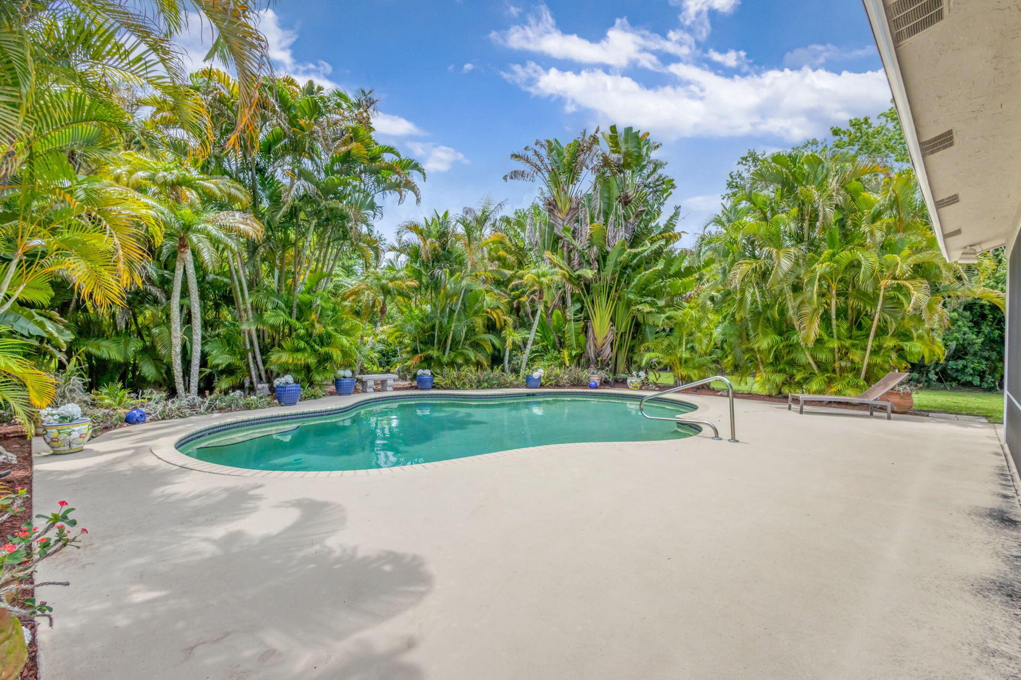 Palm Beach Country Estate - Residential