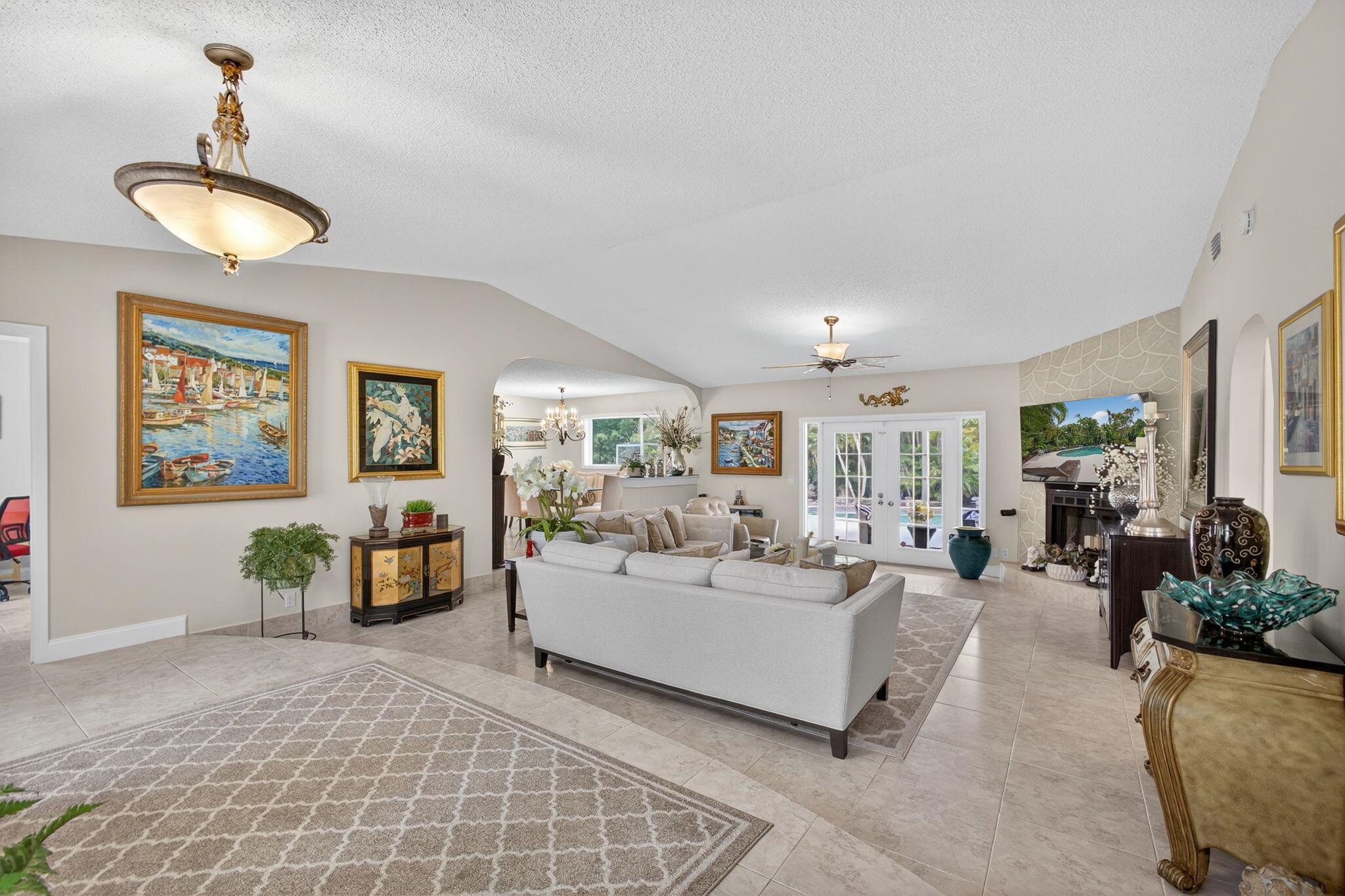 Palm Beach Country Estate - Residential