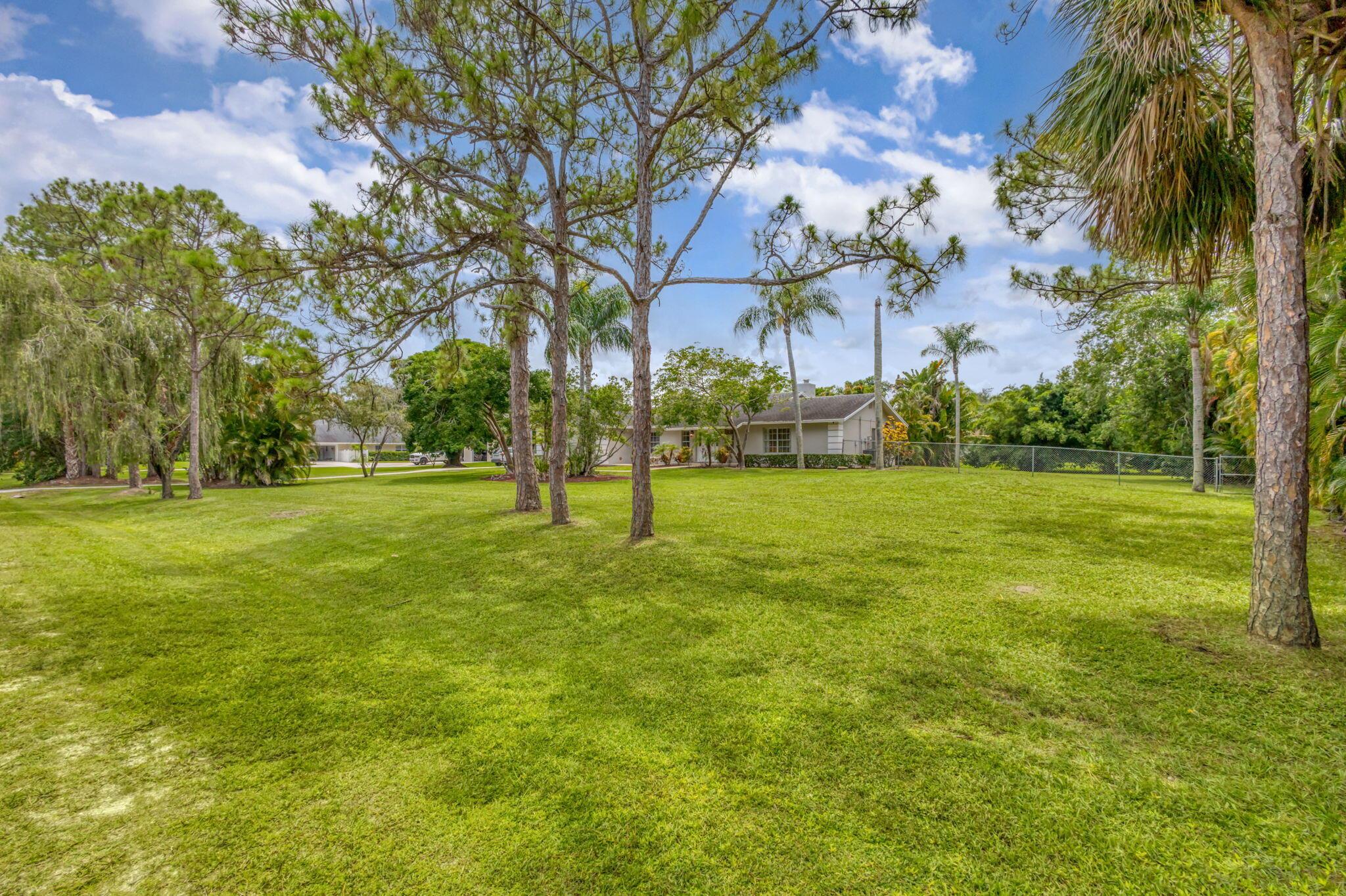 Palm Beach Country Estate - Residential