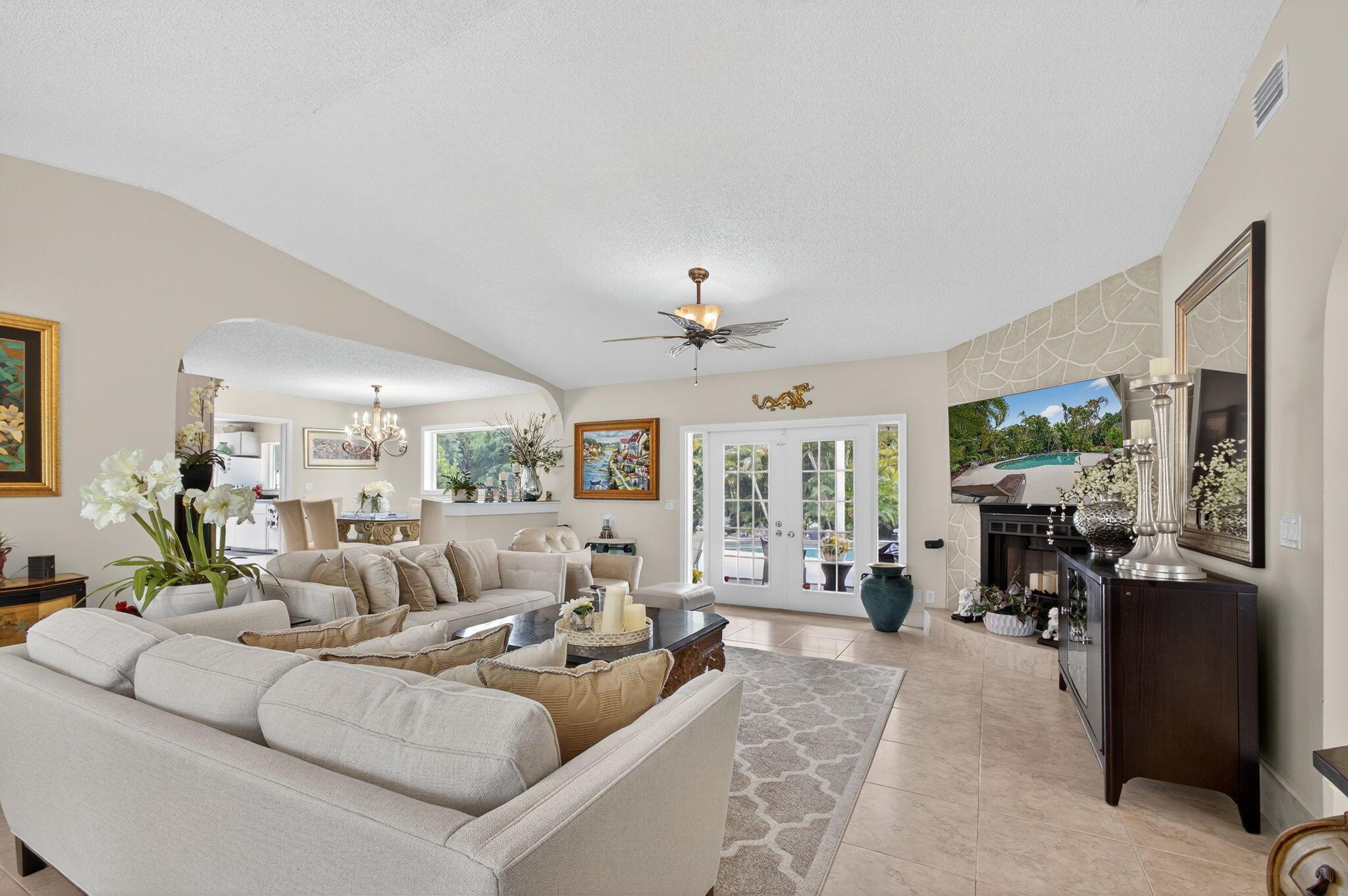 Palm Beach Country Estate - Residential