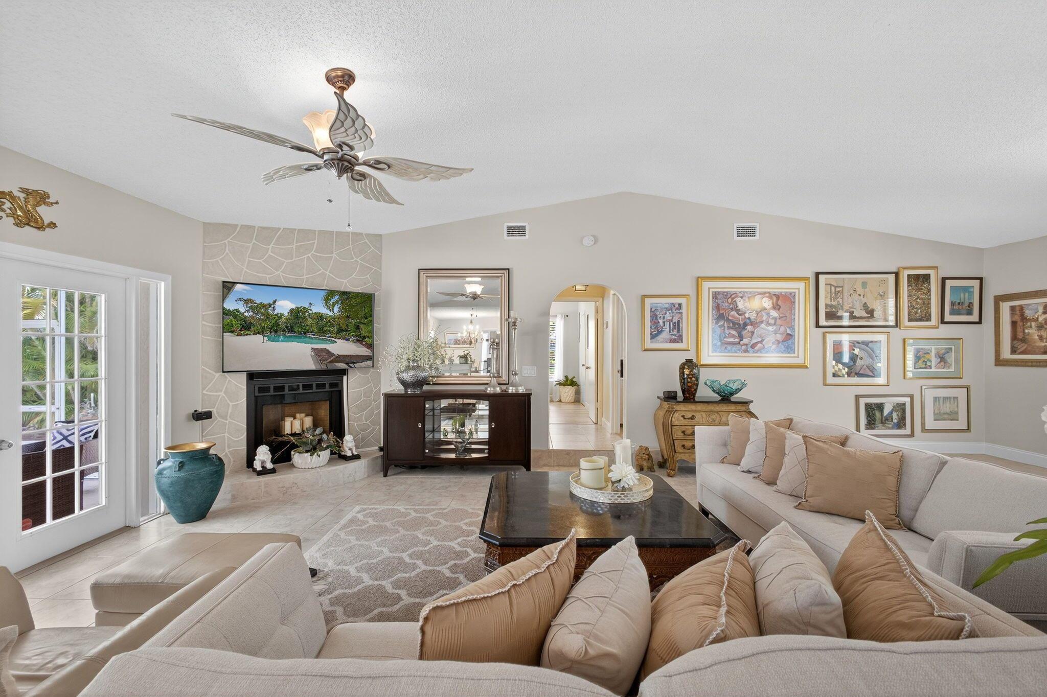 Palm Beach Country Estate - Residential