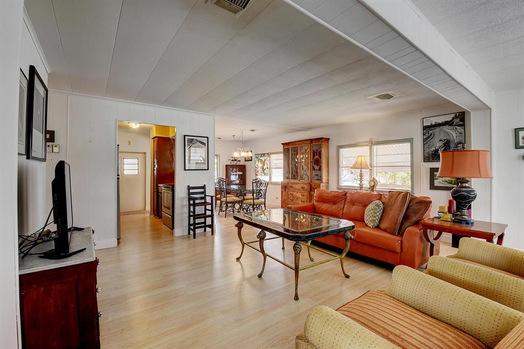 COLONIAL ESTATES INC MOBI - Residential