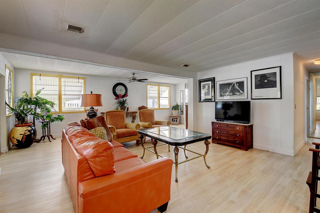 COLONIAL ESTATES INC MOBI - Residential