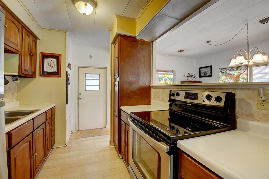 COLONIAL ESTATES INC MOBI - Residential