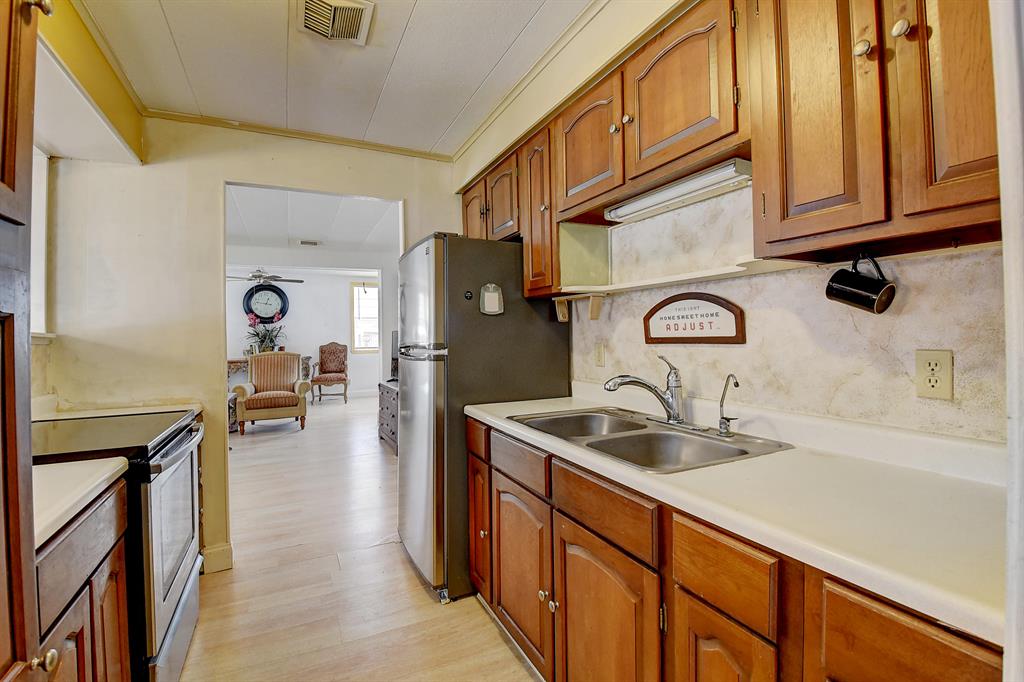 COLONIAL ESTATES INC MOBI - Residential