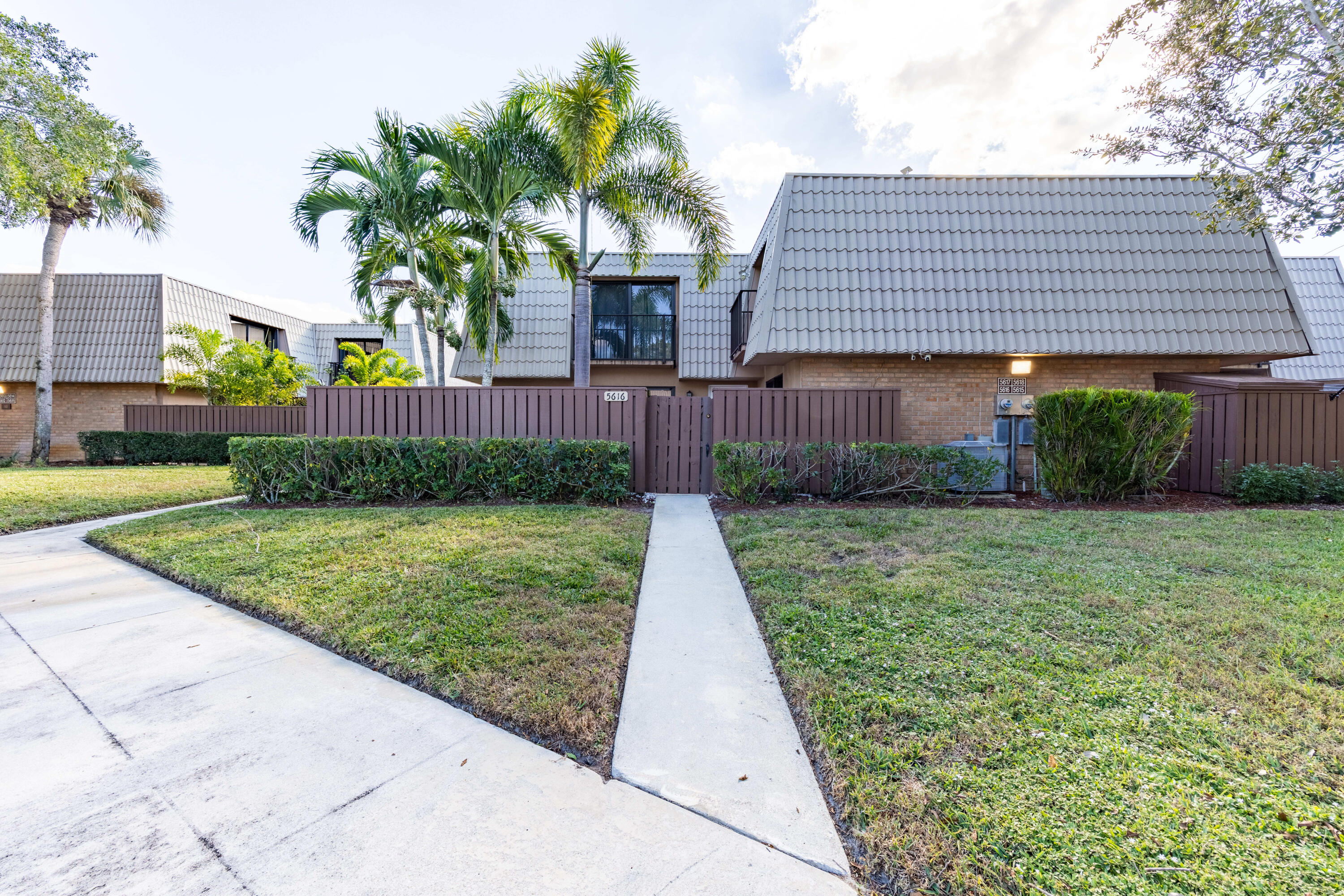 VILLAGE OF SANDALWOOD LAK - Residential