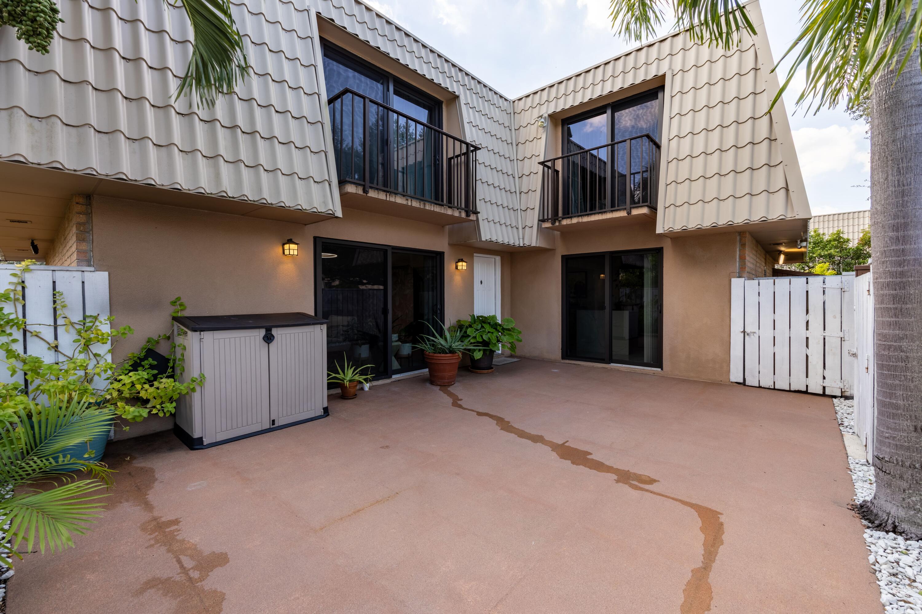 VILLAGE OF SANDALWOOD LAK - Residential