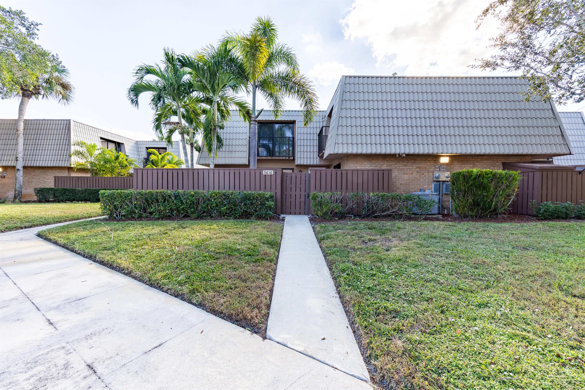 VILLAGE OF SANDALWOOD LAK - Residential