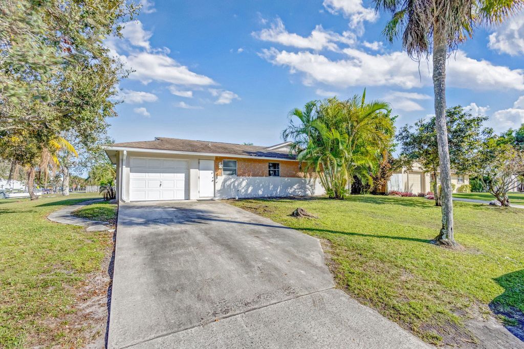 Photo of 3654 Holly Drive, Palm Beach Gardens, FL 33410 (MLS # R11061031)