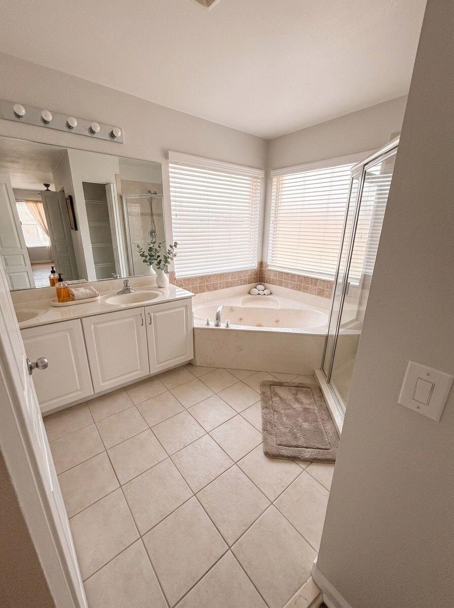 11434 Silk Carnation Way