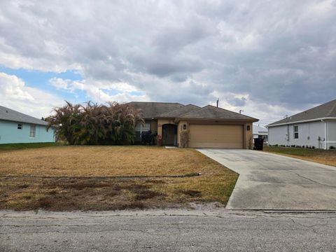 542 SW Prater Avenue Port St Lucie FL 34953