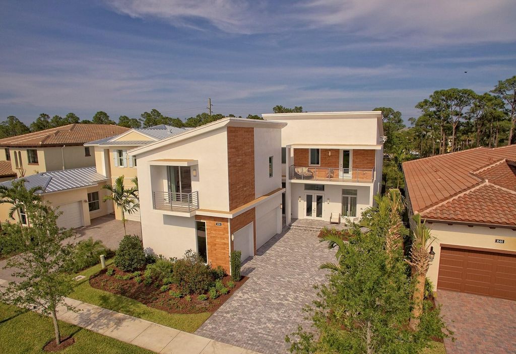 Photo of 1050 Faulkner Terrace, Palm Beach Gardens, FL 33418 (MLS # R11139326)