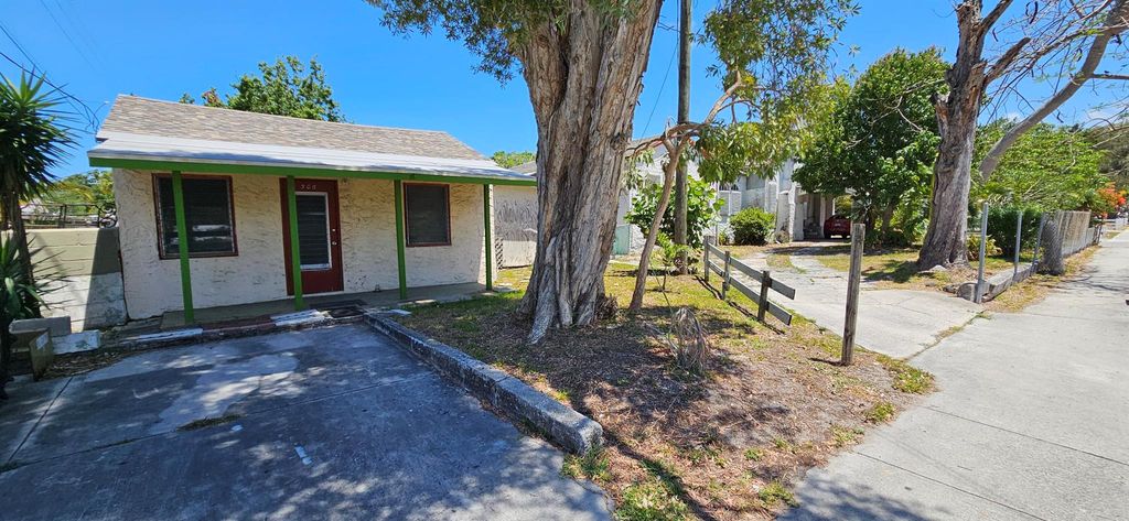 Photo of 1232 Easter Avenue, Fort Pierce, FL 34950 (MLS # R11006335)