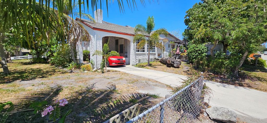 Photo of 1232 Easter Avenue, Fort Pierce, FL 34950 (MLS # R11006335)