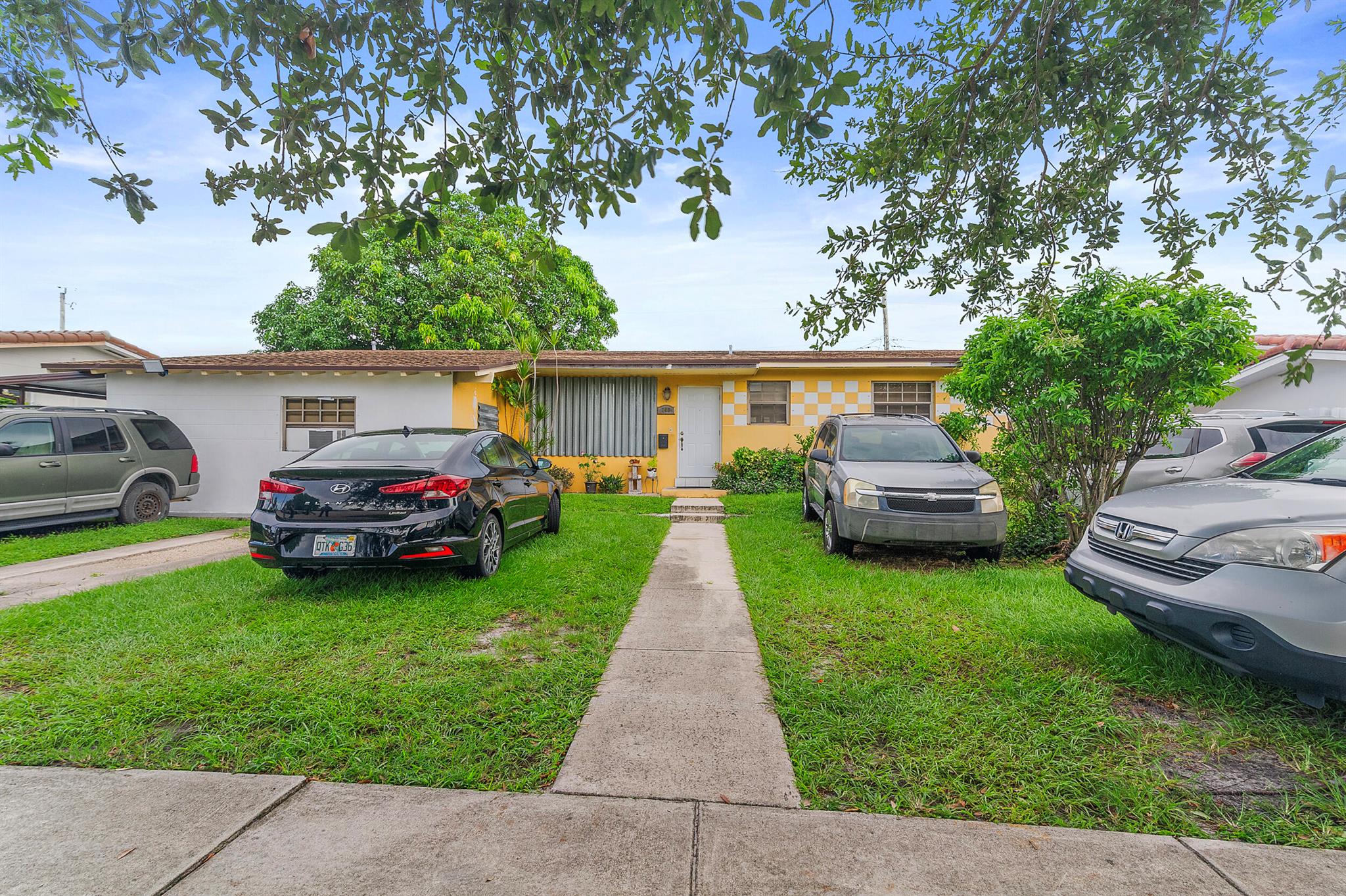 View Hialeah, FL 33012 house