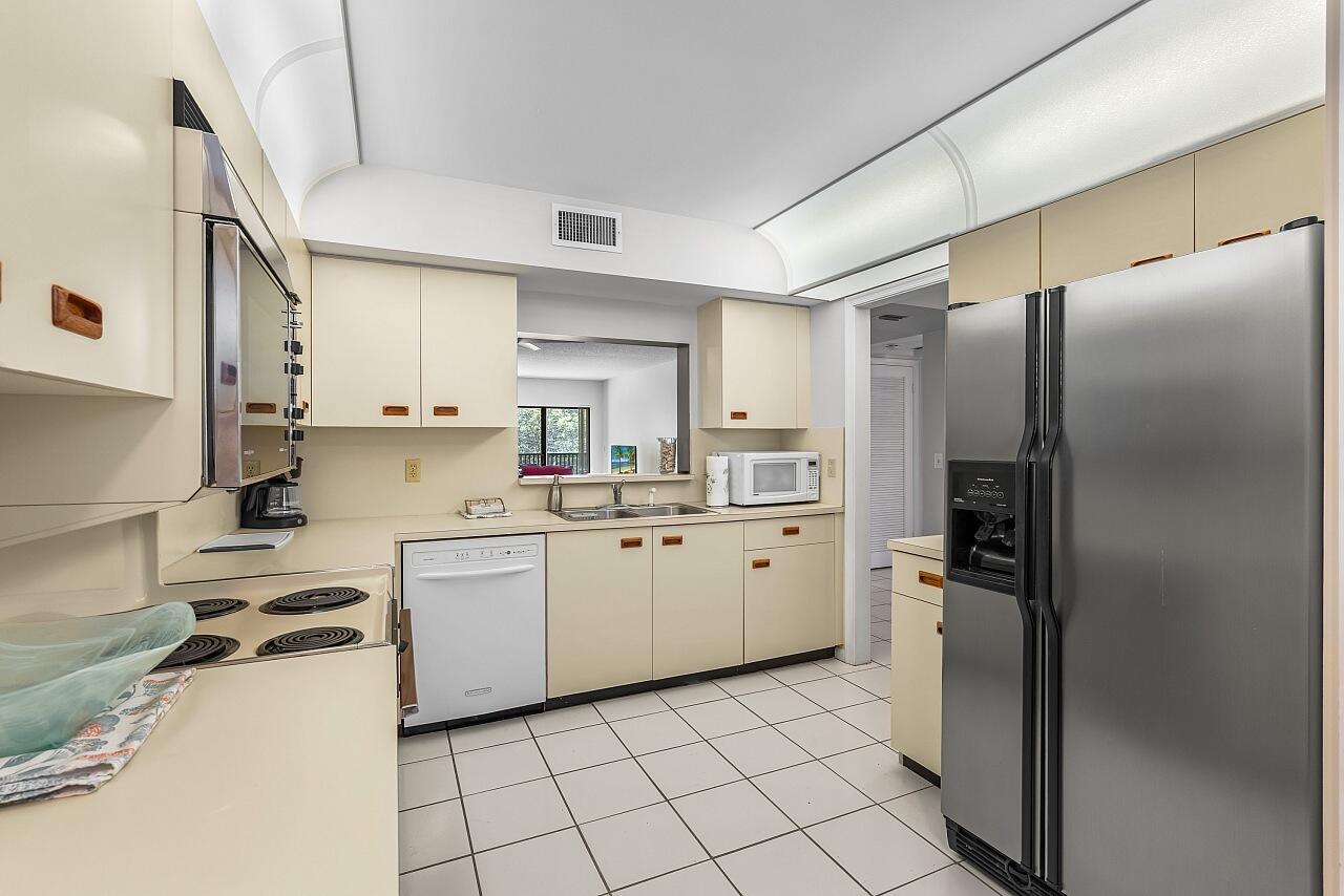 OCEAN PARKS CONDO - Residential