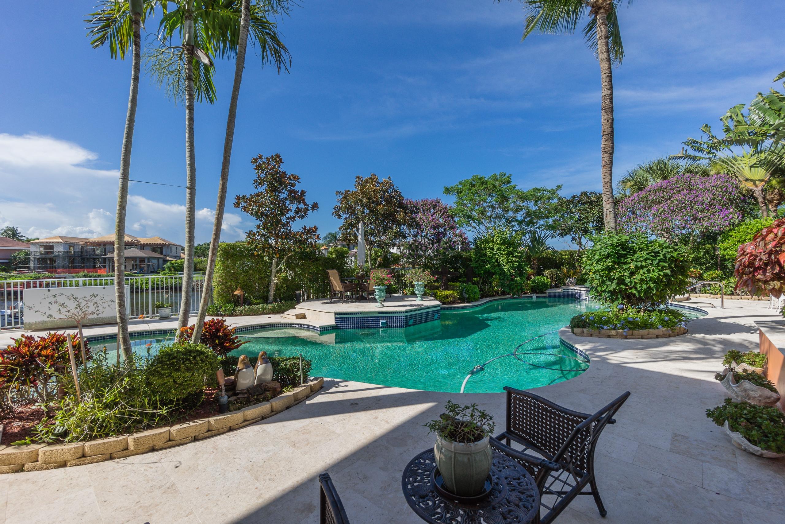 ADMIRALS COVE PAR E - Residential