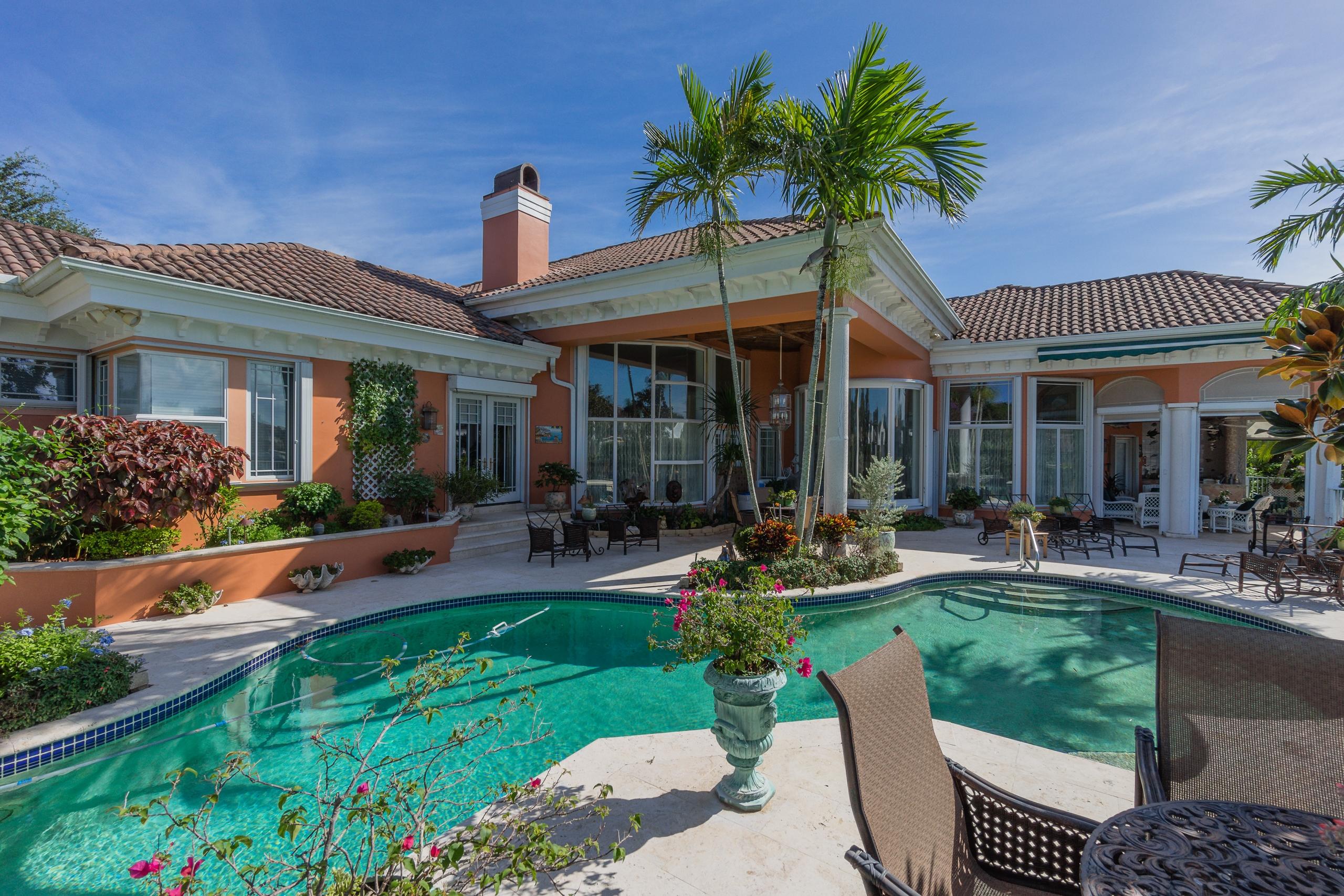 ADMIRALS COVE PAR E - Residential