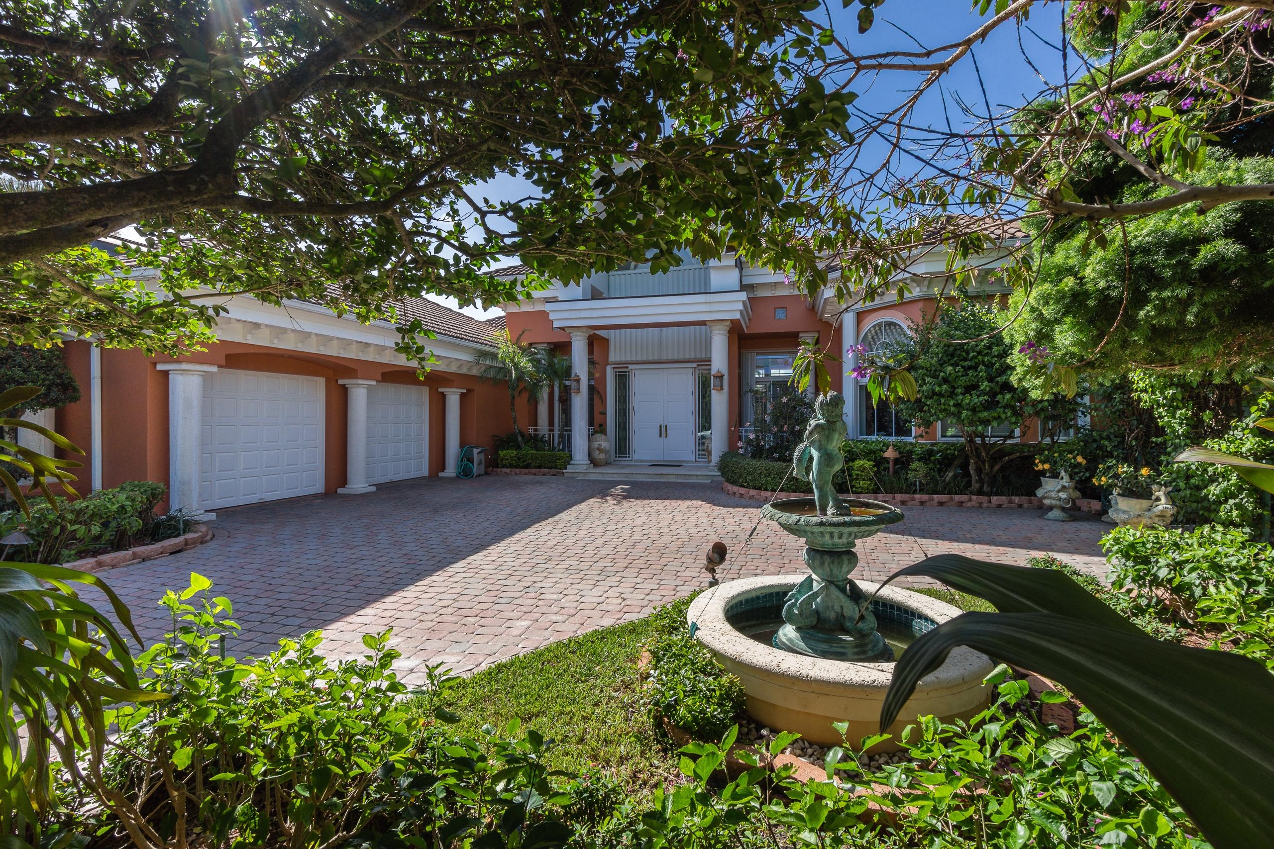 ADMIRALS COVE PAR E - Residential