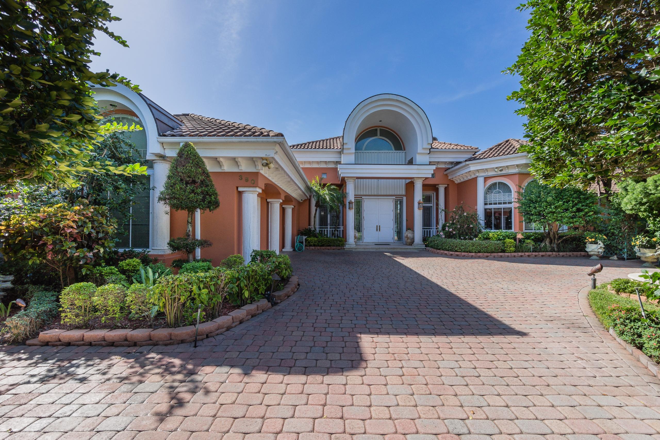 ADMIRALS COVE PAR E - Residential