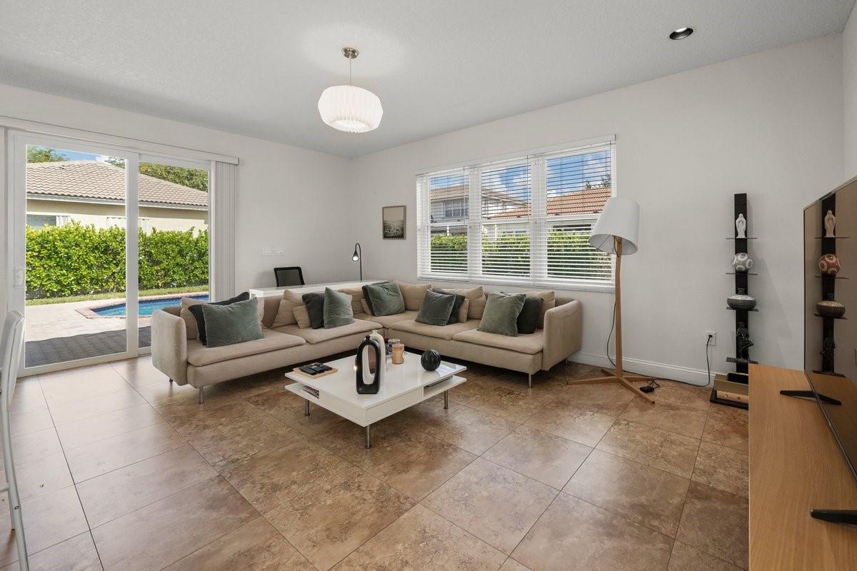 BIG SKY PLAT 158-11 B POR - Residential Lease