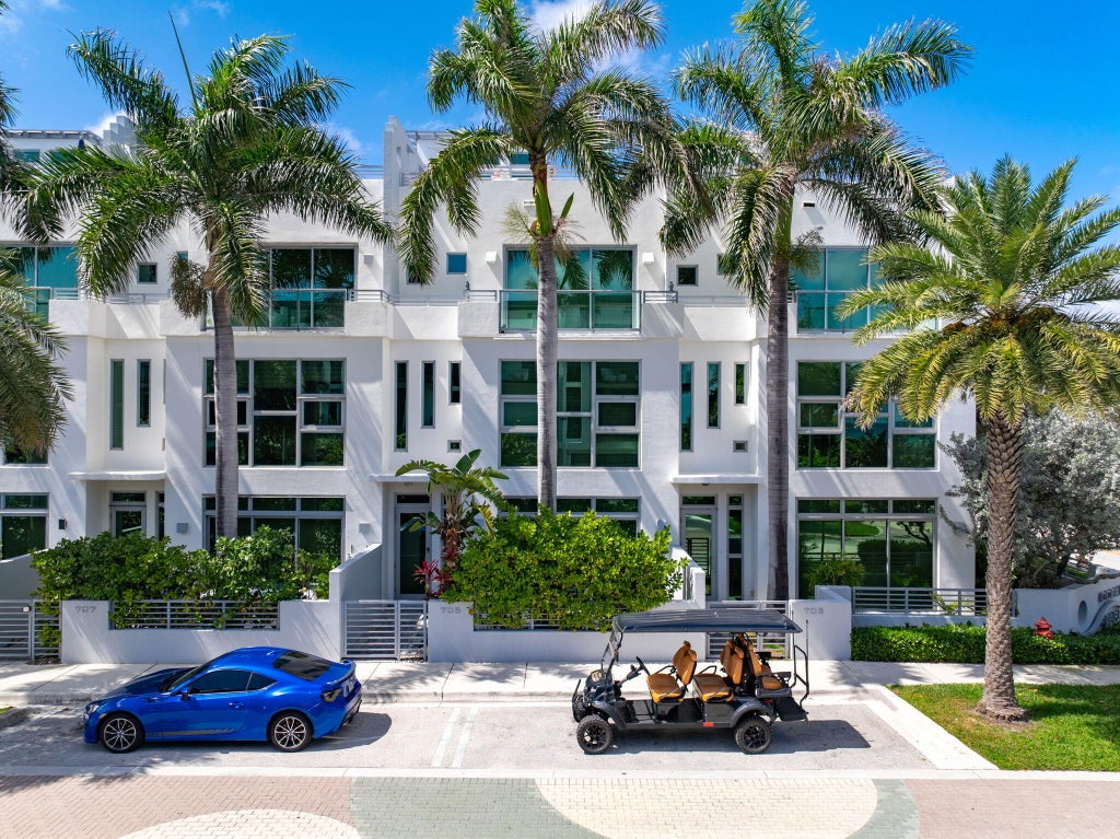 Photo of 705 BRINY Avenue, Pompano Beach, FL 33062 (MLS # B26077287)