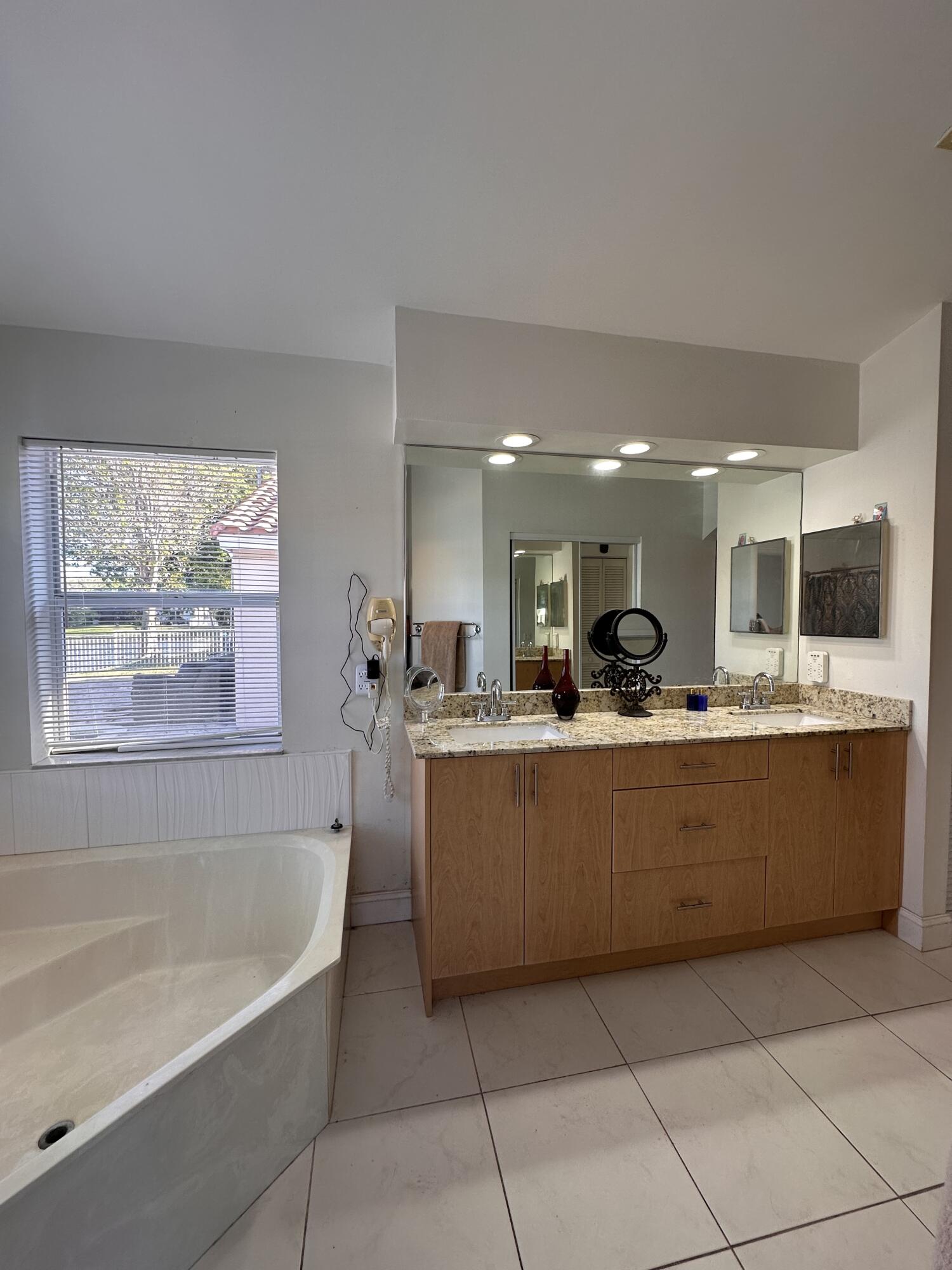 FLAMINGO ESTATES - Residential