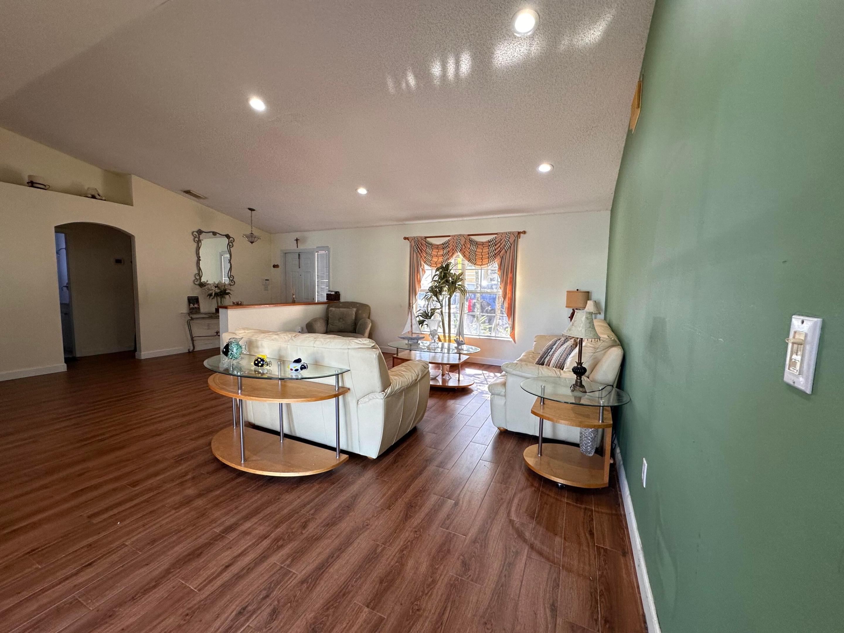 FLAMINGO ESTATES - Residential