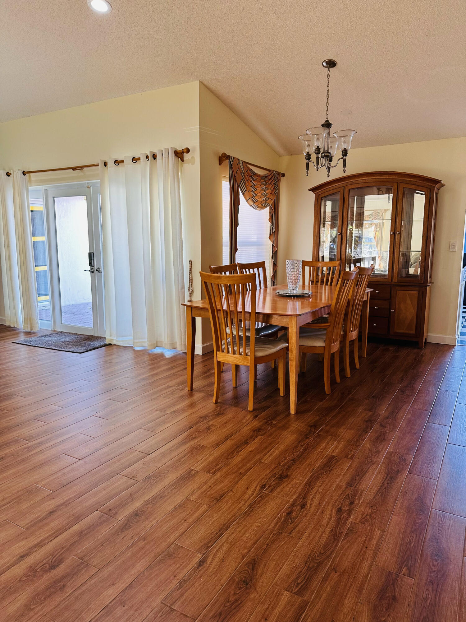 FLAMINGO ESTATES - Residential