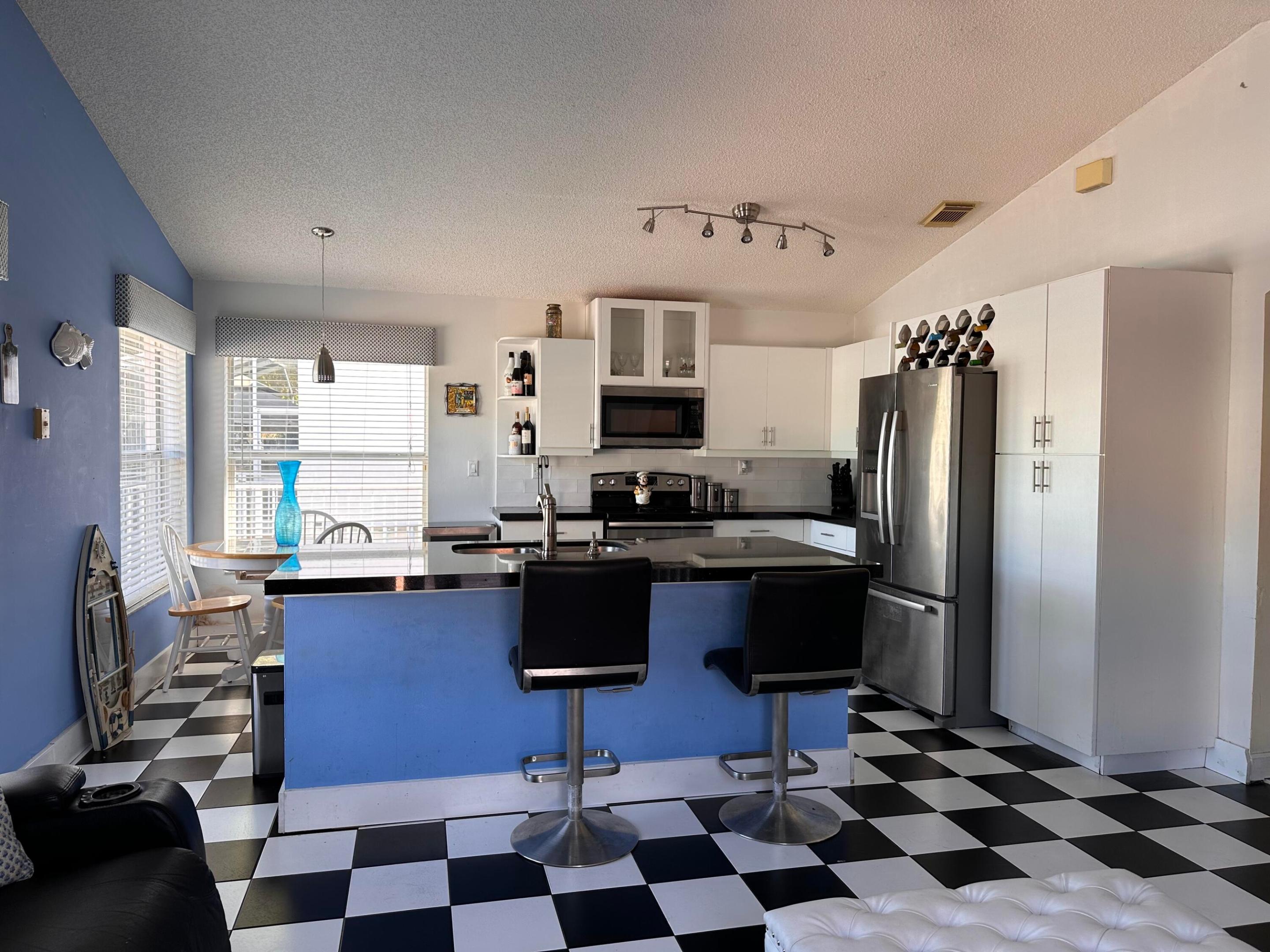 FLAMINGO ESTATES - Residential