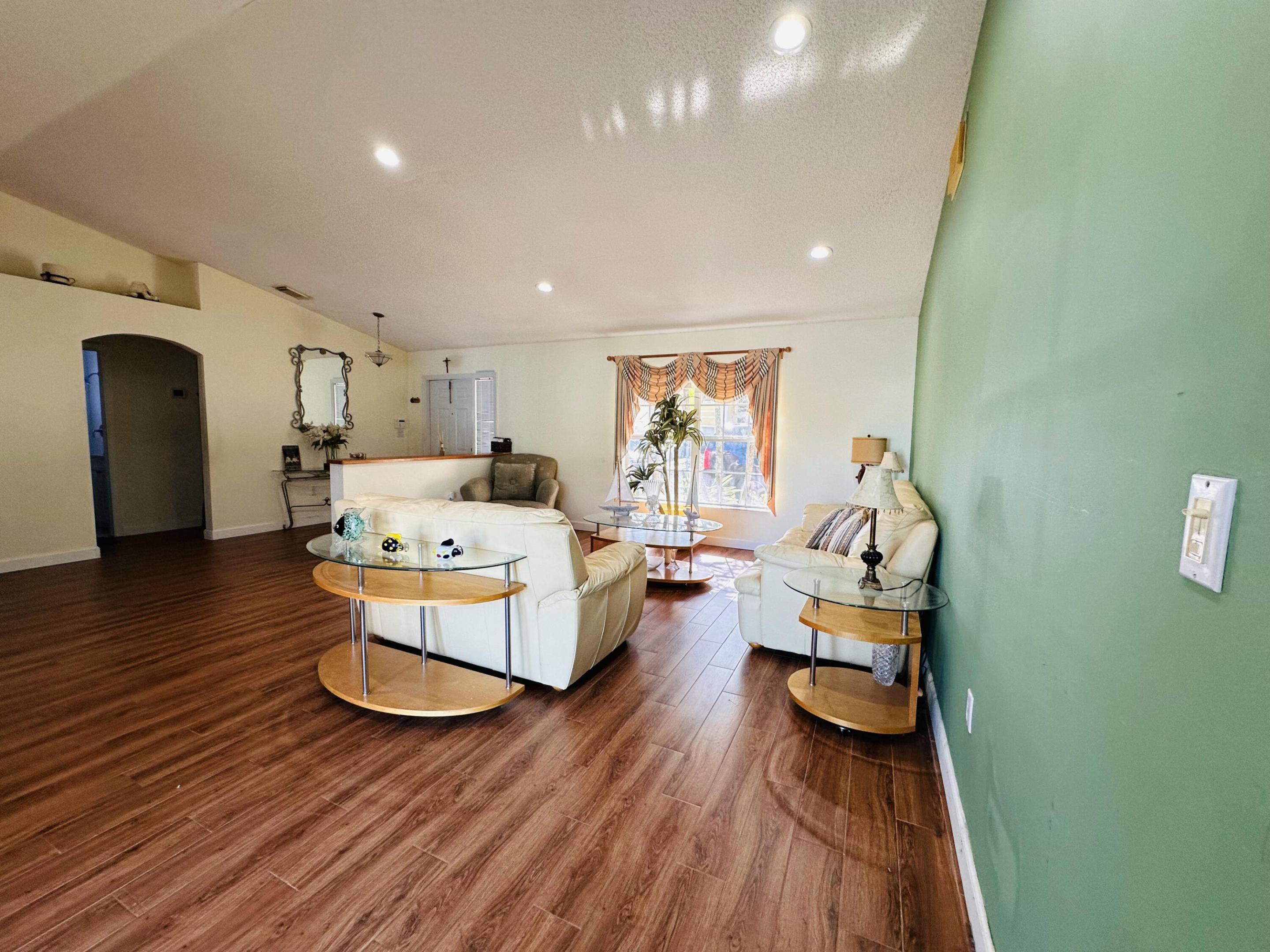 FLAMINGO ESTATES - Residential