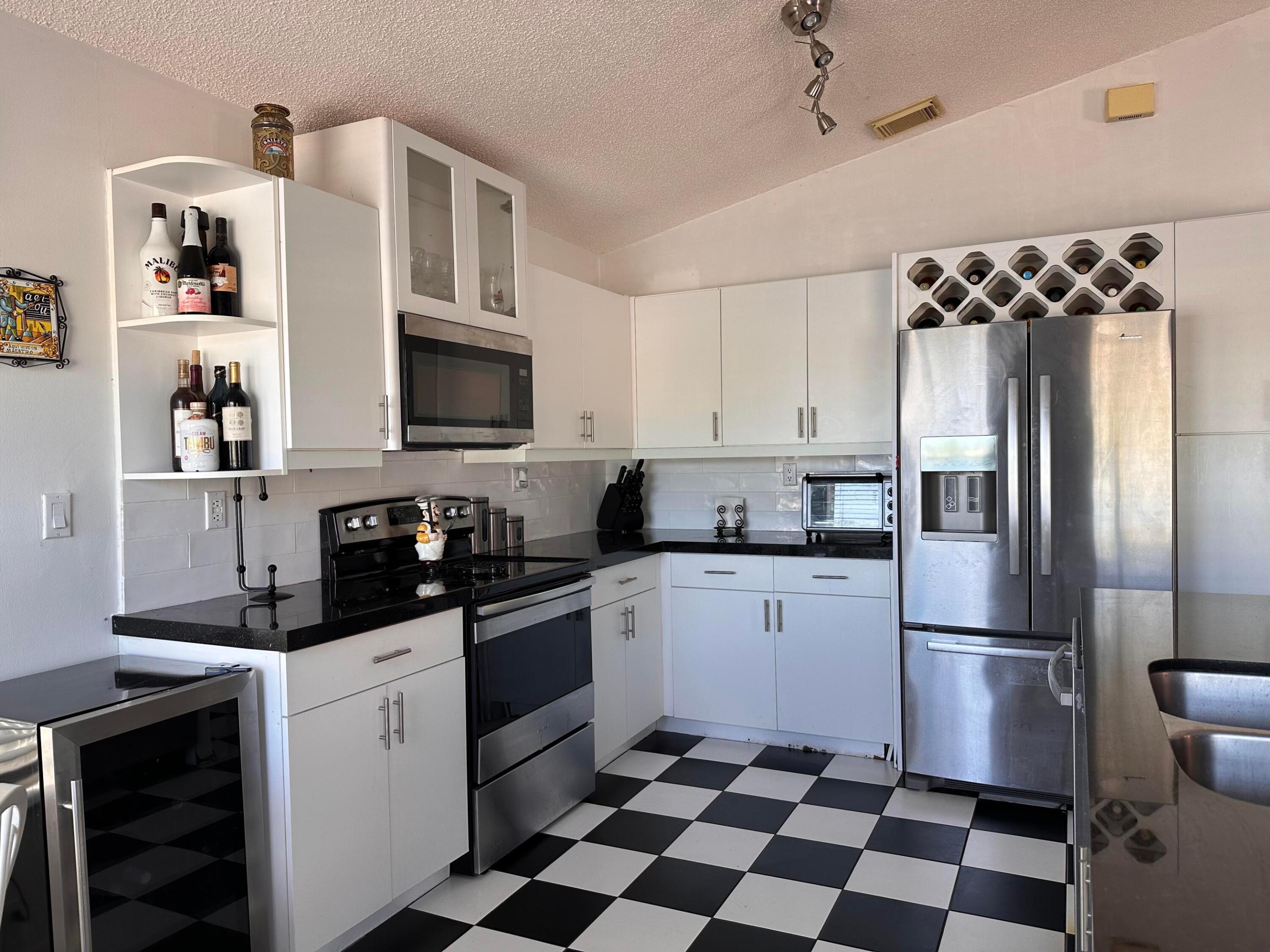 FLAMINGO ESTATES - Residential