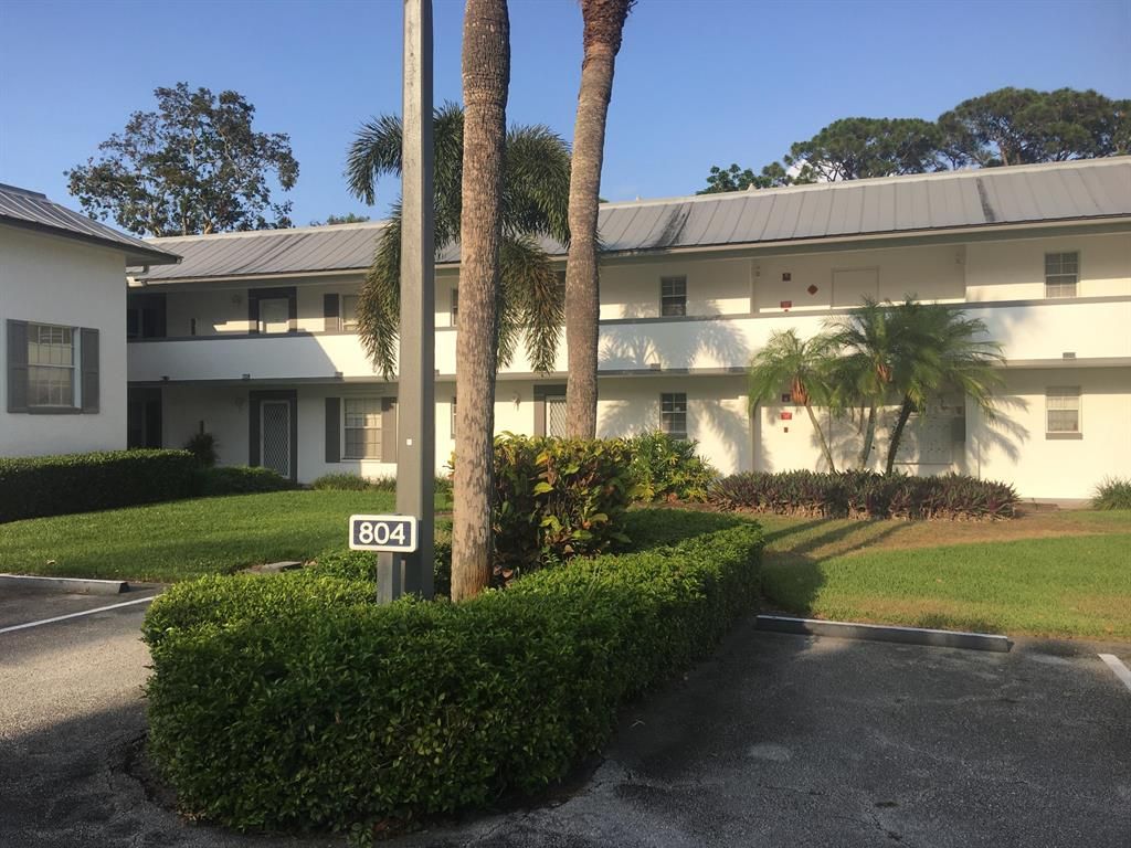 Photo of 804 SE Central Parkway #4, Stuart, FL 34994 (MLS # R10718420)