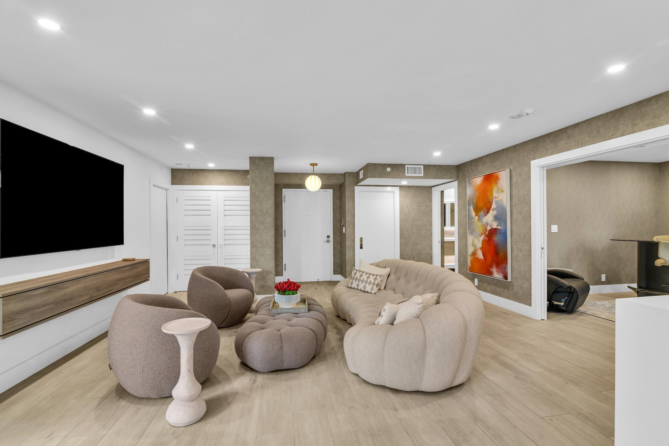 MIZNER COURT CONDO - Residential