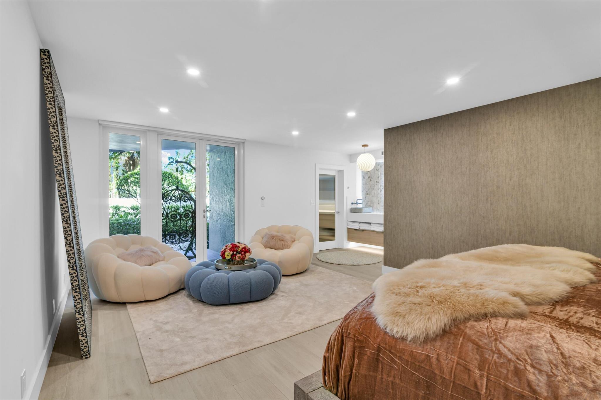 MIZNER COURT CONDO - Residential