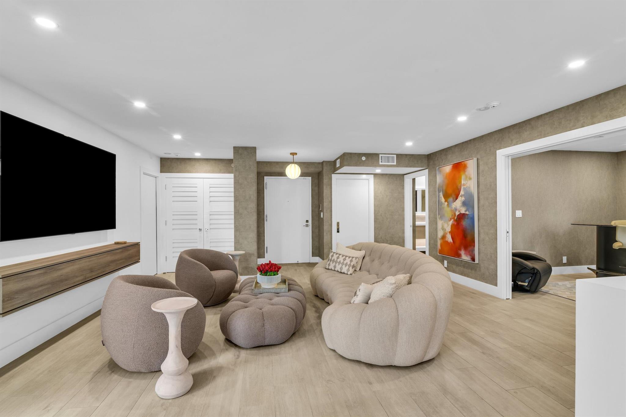 MIZNER COURT CONDO - Residential