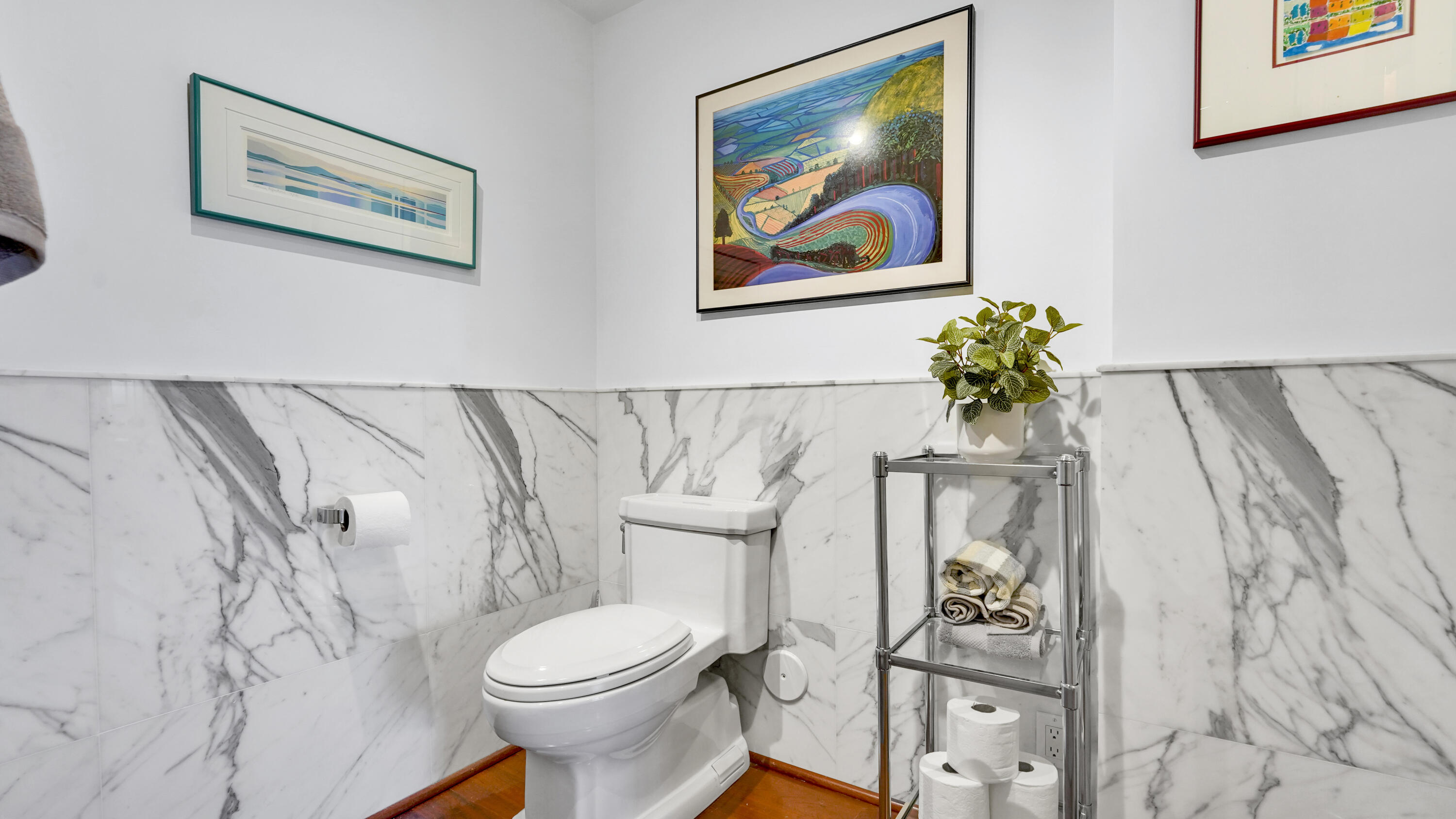 FOUR SEASONS CONDO - Residential