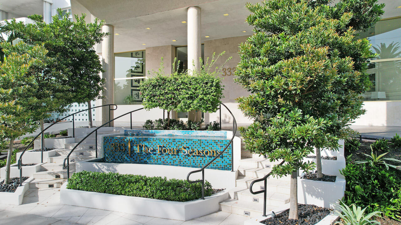 FOUR SEASONS CONDO - Residential