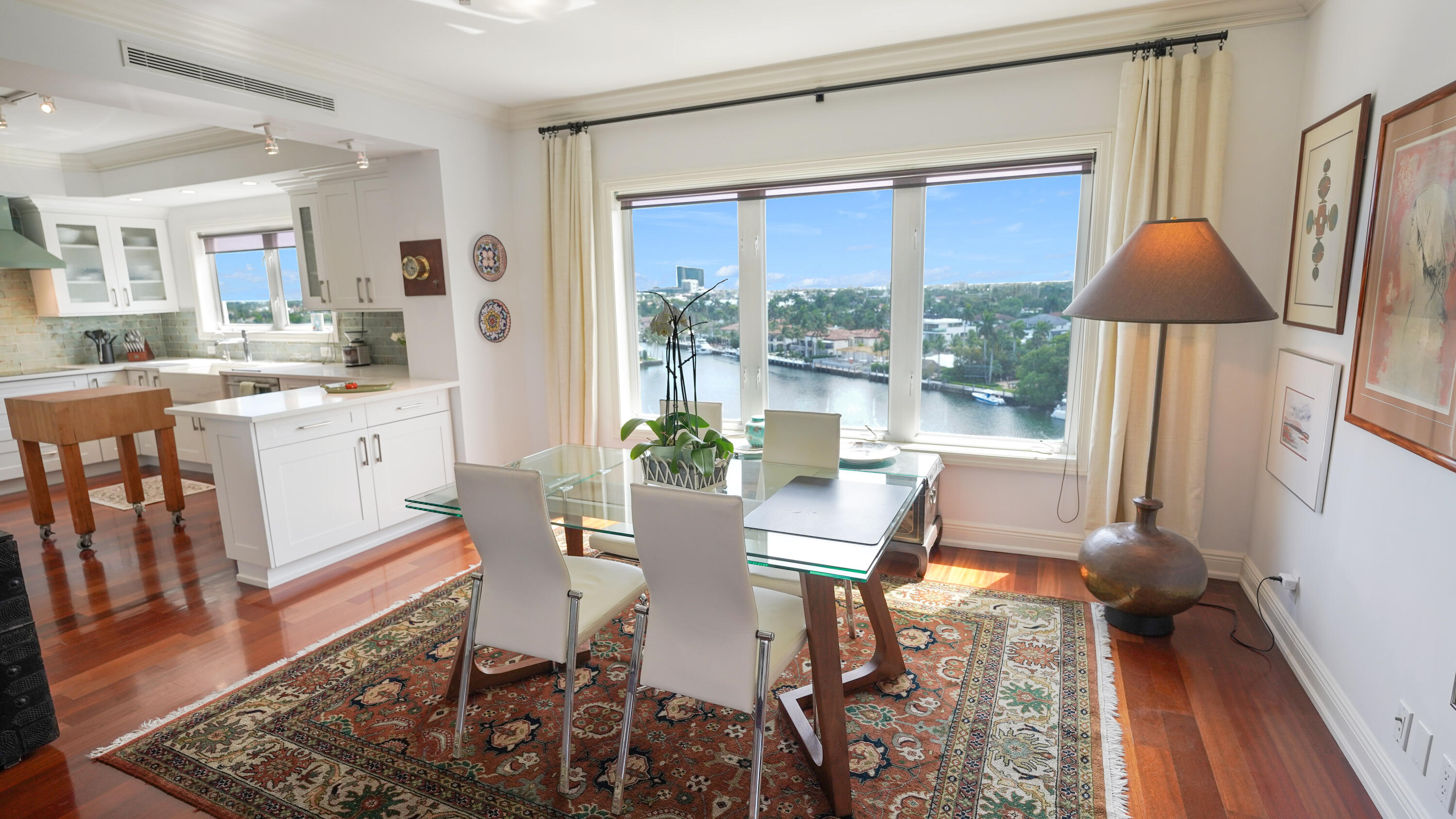 FOUR SEASONS CONDO - Residential