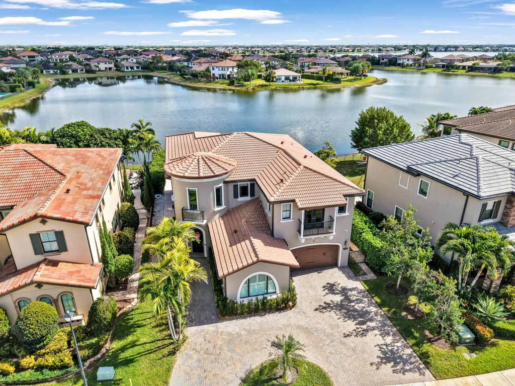 Photo of 9040 W Watercrest Cir Circle W, Parkland, FL 33076 (MLS # B26030292)