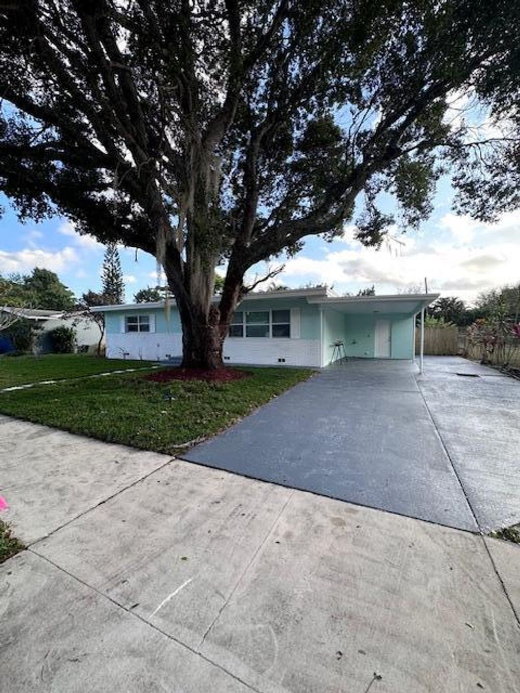 Photo of 1775 18 Avenue N, Lake Worth Beach, FL 33460 (MLS # R11048306)