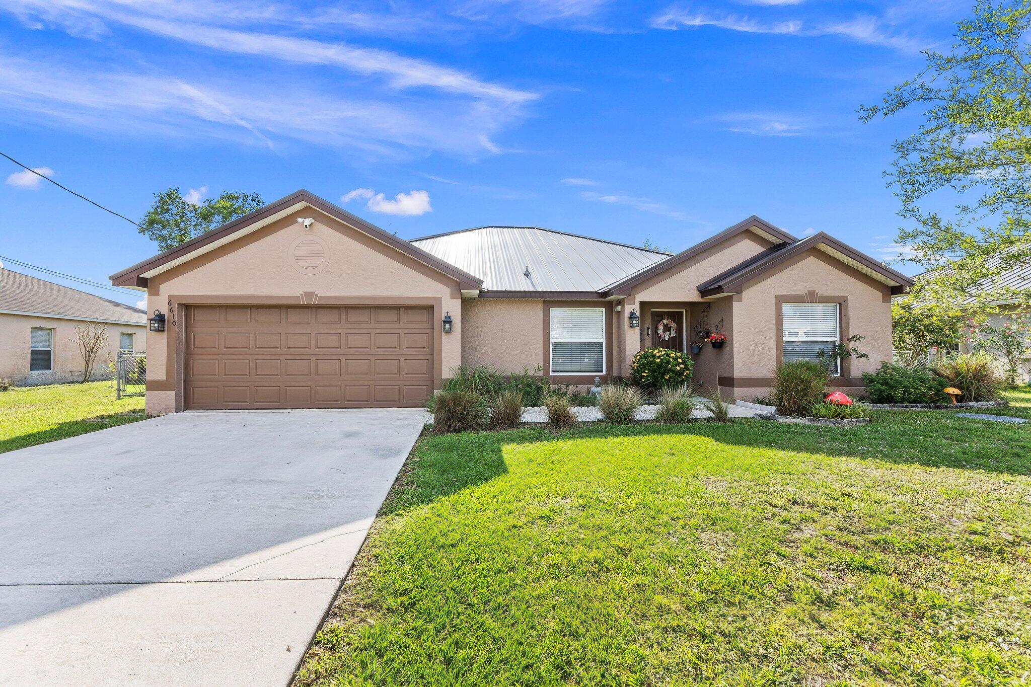 PORT ST LUCIE SECTION 48 1ST REPLAT - Residential