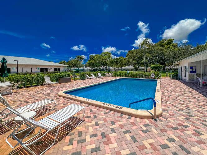 LIMETREE CONDO - Residential