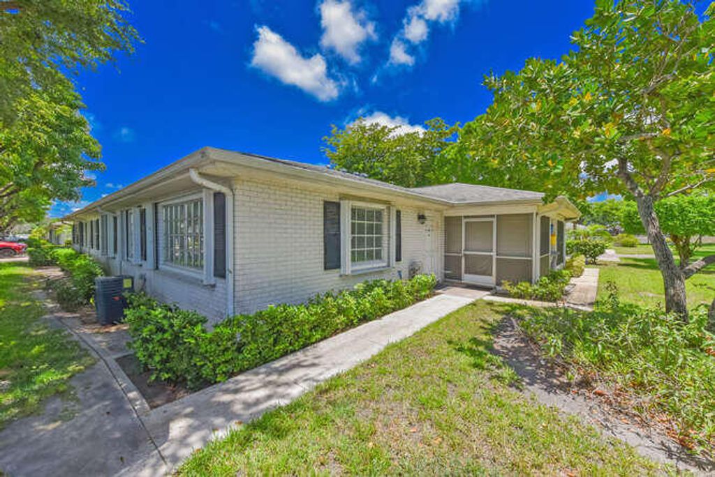 Photo of 10168 40th Trail S #278, Boynton Beach, FL 33436 (MLS # R11140508)