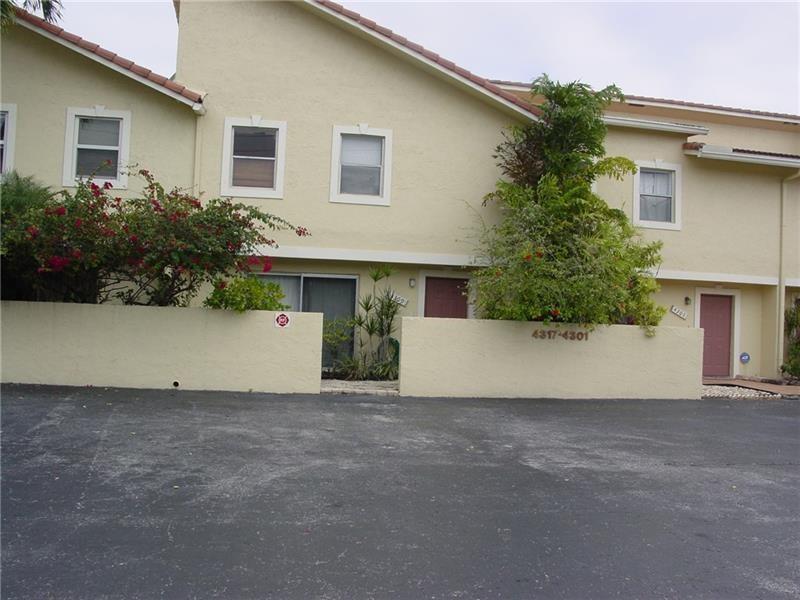 Large Coral Springs townhouse over 2000 sq feet. 3/2 1/2 with formal sunken living room, dining room area opens to screened patio overlooking canal.
Large primary suite on second floor with sitting area (could be office/den).
Open patio upstairs overlooking canal.
Unit is in the process of getting a new roof- with approved assessments priced accordingly
Buyer must be putting 25% down.
All 40 year inspection work completed